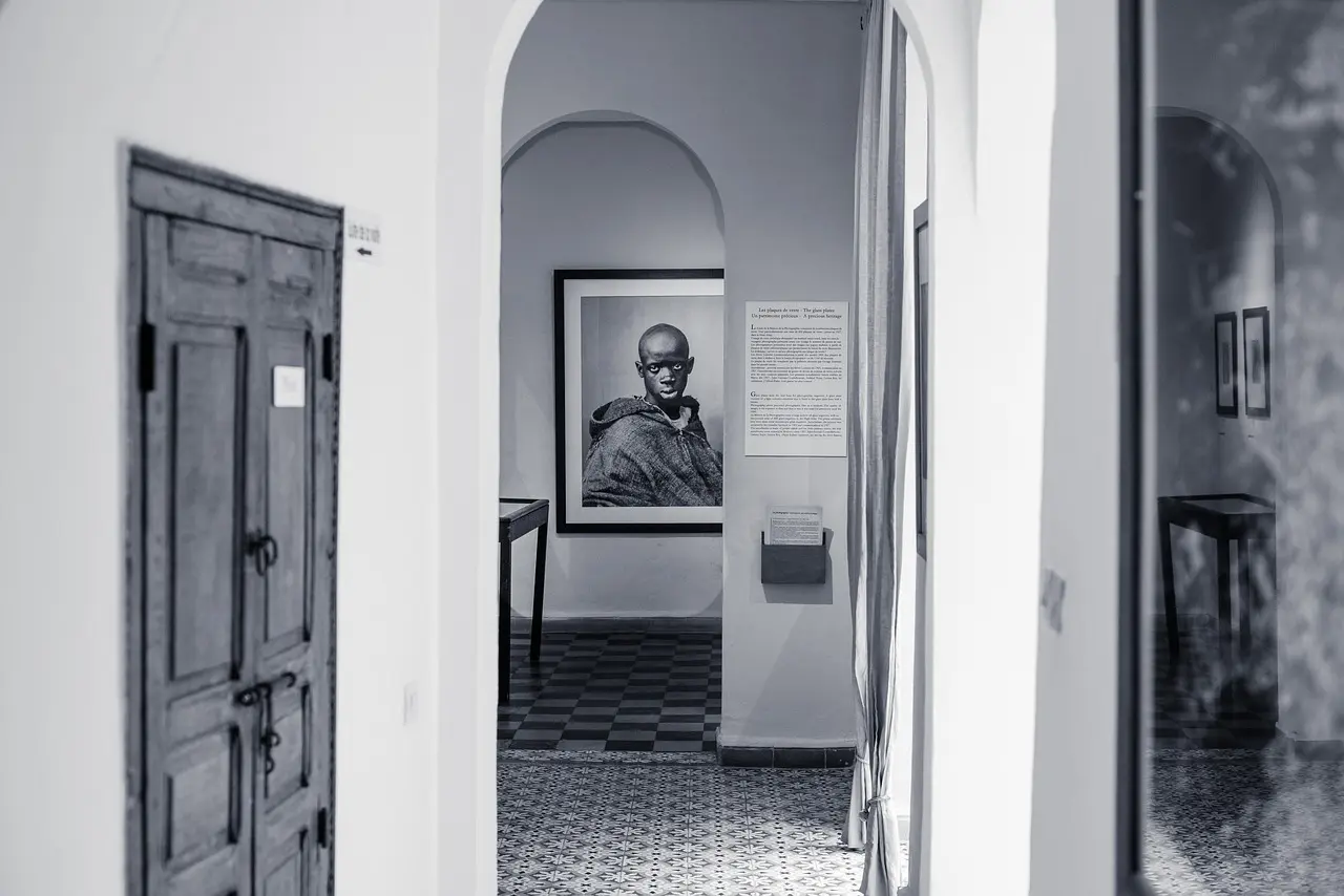 Sådan skjuler du el-tavlen i din entre uden at gå på kompromis med sikkerheden